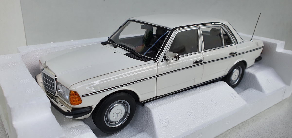  Norev  Mercedes  Benz 200  W123 Classic White