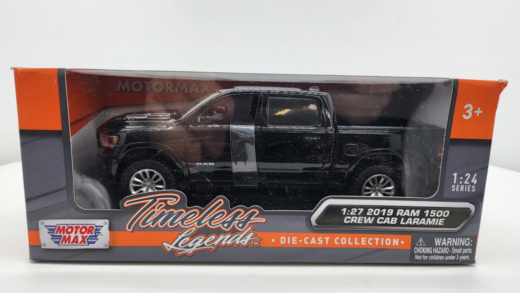 Motormax Dodge Ram Crew Cab Laramie Zwart